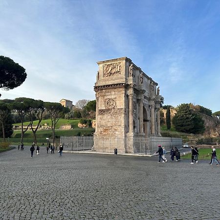 4 Bed Rooms Luxury Apartment Near Colosseum Rome Bagian luar foto