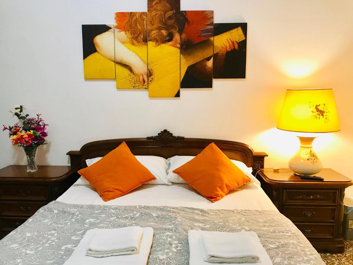 4 Bed Rooms Luxury Apartment Near Colosseum Rome Bagian luar foto