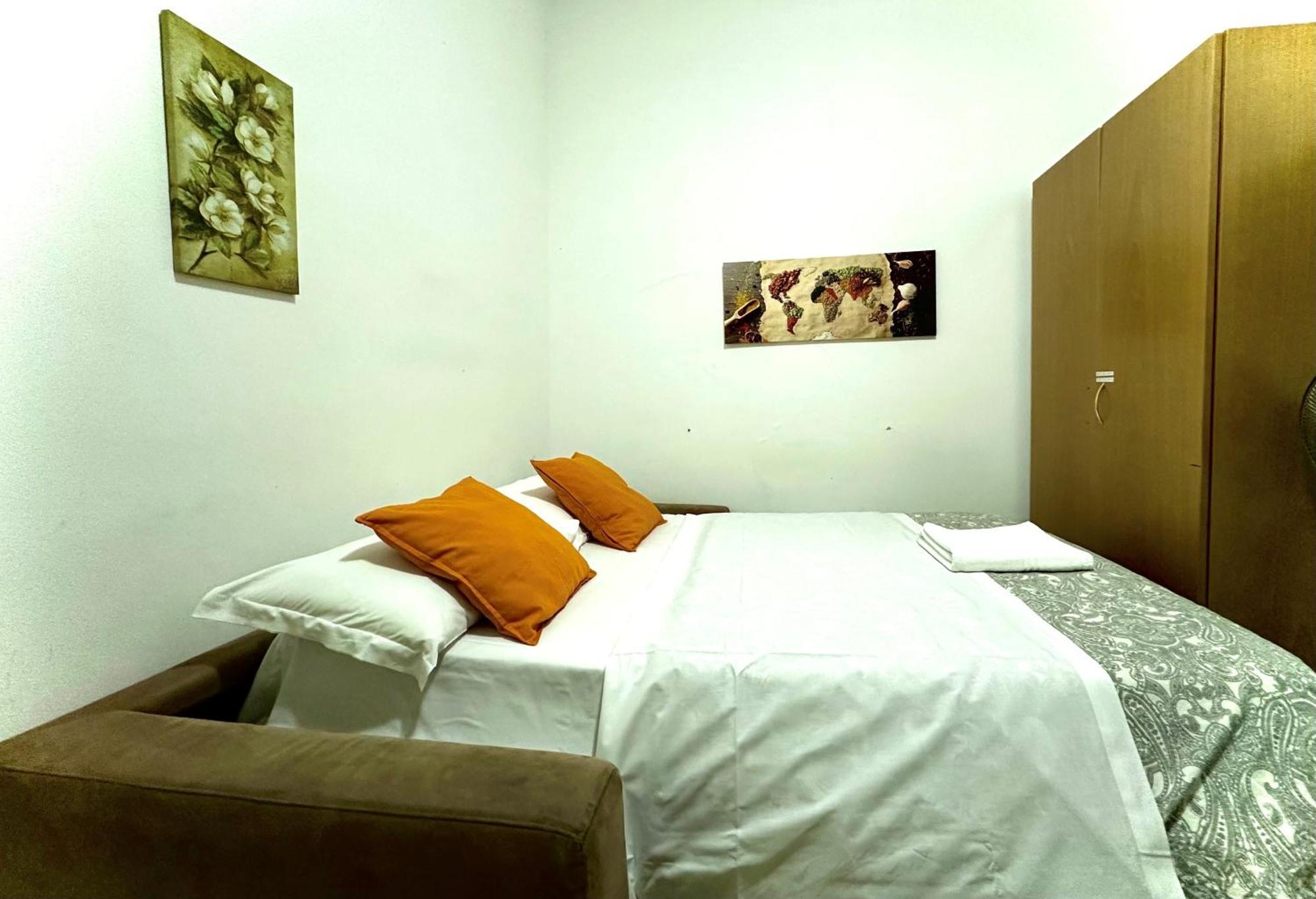 4 Bed Rooms Luxury Apartment Near Colosseum Rome Bagian luar foto