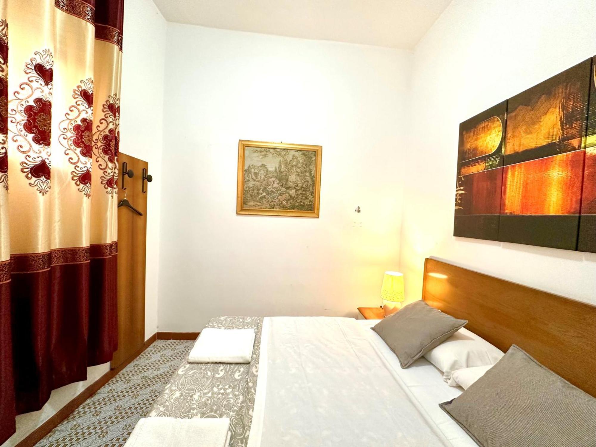 4 Bed Rooms Luxury Apartment Near Colosseum Rome Bagian luar foto